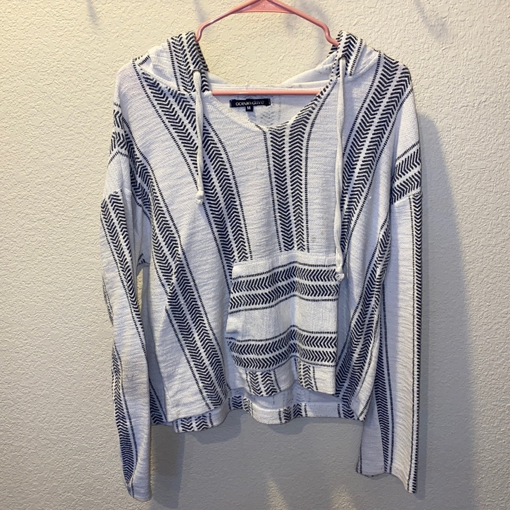 Aztec style cropped hoodie